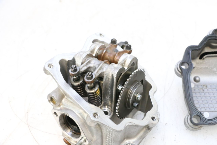 photo de CULASSE PIAGGIO MP3 125 (2006 - 2014) - Vue d’ensemble
