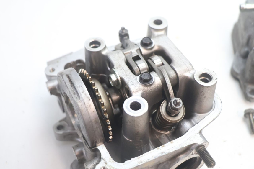 photo de CULASSE HONDA PCX (JF28) 125 (2009 - 2011) - Gros plan technique