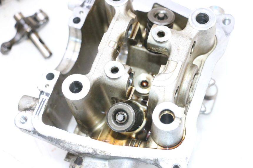 photo de CULASSE HONDA PCX (JF57/JF64) 125 (2014 - 2018) - Aperçu profil