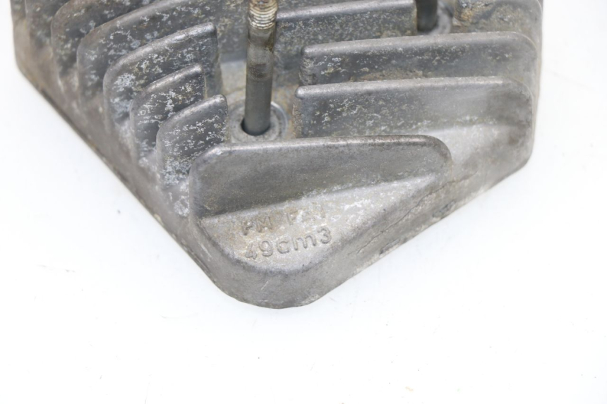 photo de CULASSE PEUGEOT TREKKER TKR 50 (2005 - 2014) - Gros plan technique