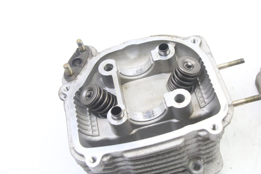 photo de CULASSE PEUGEOT VIVACITY 125 (2010 - 2017) - Points de fixation