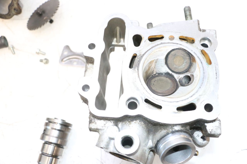 photo de CULASSE PEUGEOT SATELIS COMPRESSOR K15 125 (2006 - 2009) - Détails caractéristiques