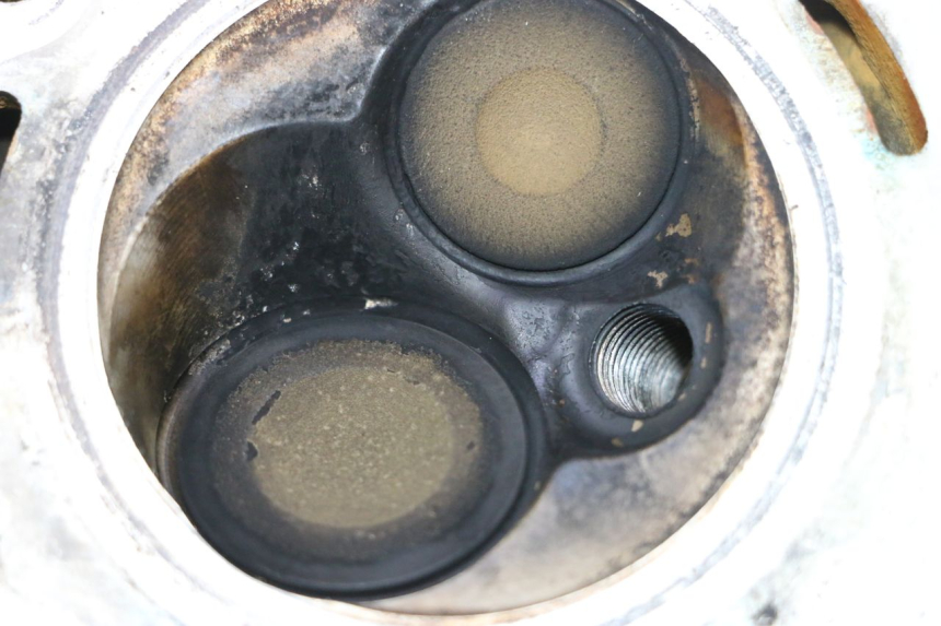 photo de CULASSE PEUGEOT SATELIS COMPRESSOR K15 125 (2006 - 2009) - Vue rapprochée