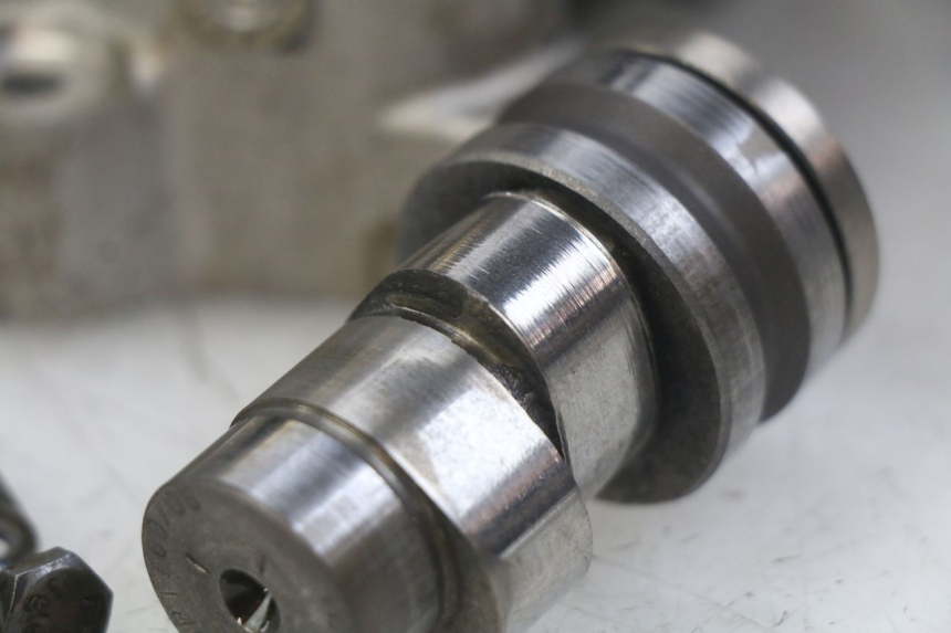 photo de CULASSE PEUGEOT SATELIS 125 (2010 - 2012) - Inspection visuelle