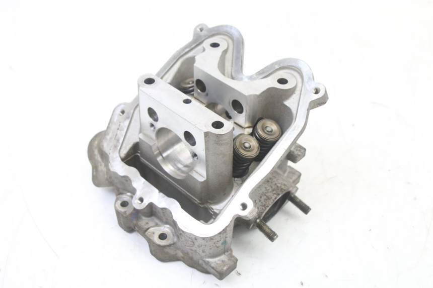 photo de CULASSE PEUGEOT SATELIS 125 (2013 - 2018) - Détail de la pièce