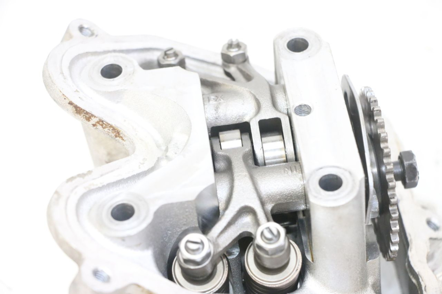 photo de CULASSE PEUGEOT SATELIS 125 (2013 - 2018) - Inspection visuelle