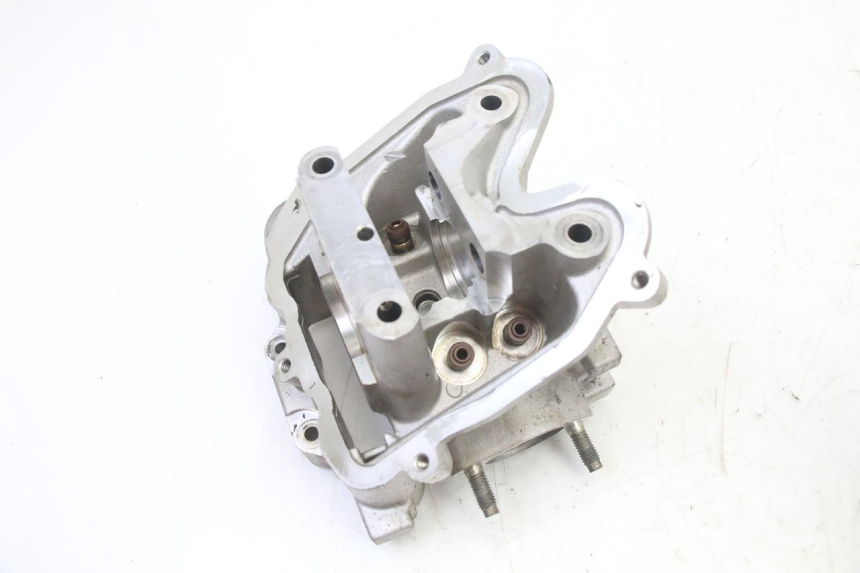 photo de CULASSE PEUGEOT SATELIS 125 (2013 - 2018) - Points de fixation