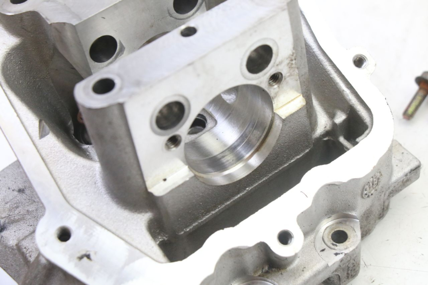 photo de CULASSE PEUGEOT SATELIS 125 (2013 - 2018) - Marquages et références