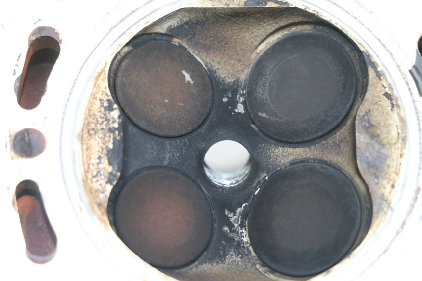 photo de CULASSE PEUGEOT SATELIS 125 (2013 - 2018) - Vue rapprochée