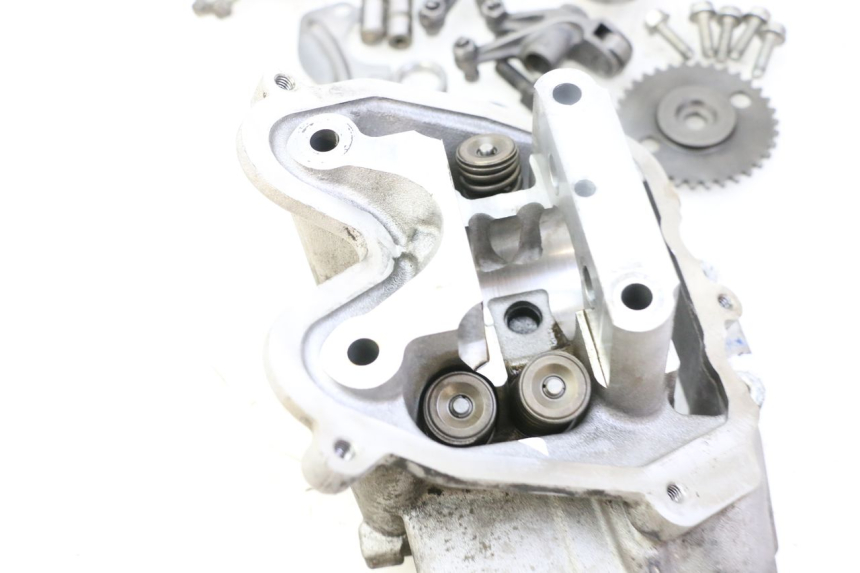 photo de CULASSE PEUGEOT SATELIS 125 (2013 - 2018) - Focus structure