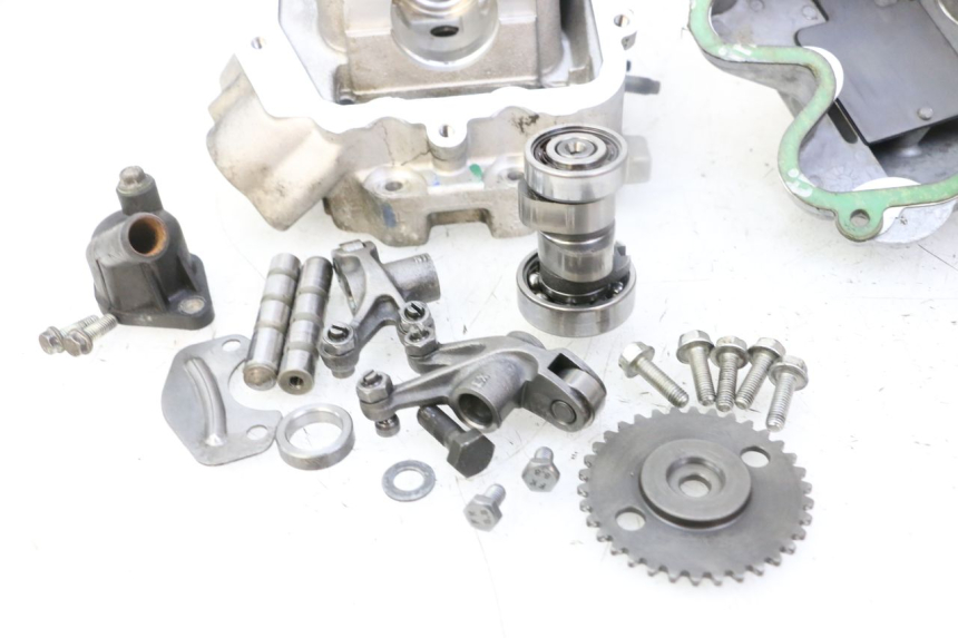 photo de CULASSE PEUGEOT SATELIS 125 (2013 - 2018) - Angle alternatif