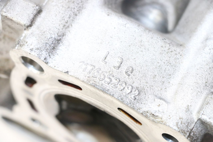 photo de CULASSE PEUGEOT SATELIS 125 (2013 - 2018) - Zoom état d’usage