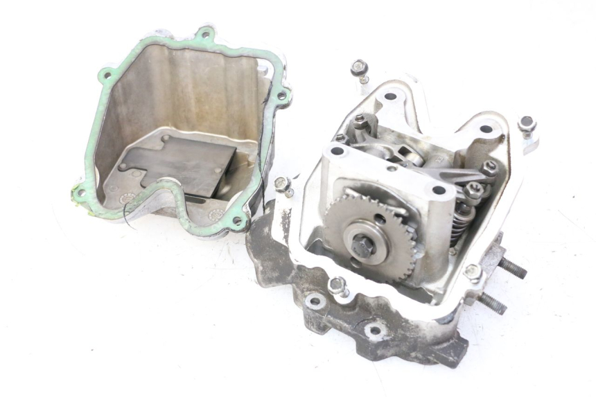 photo de CULASSE PEUGEOT SATELIS 125 (2013 - 2018) - Zoom composants