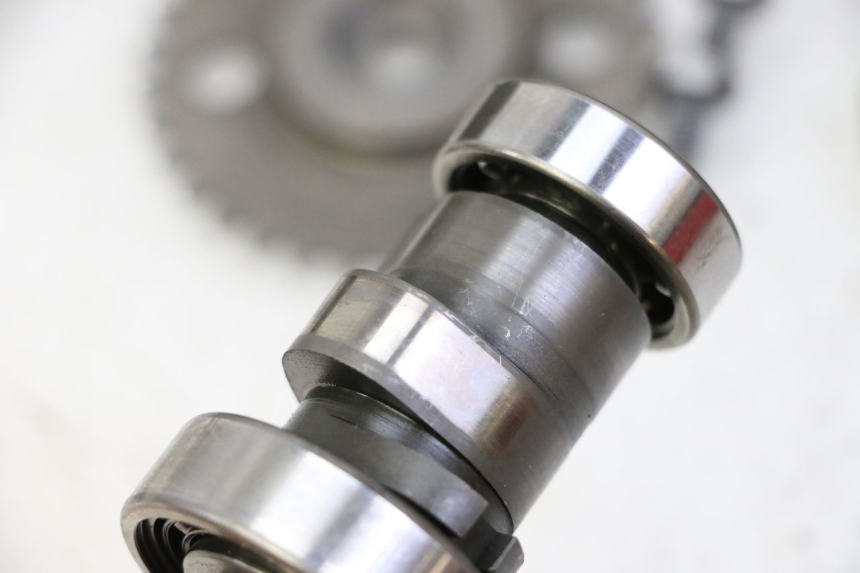 photo de CULASSE PEUGEOT SATELIS 125 (2013 - 2018) - Angle alternatif