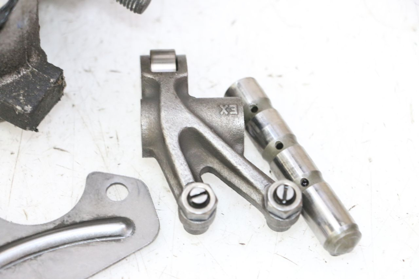 photo de CULASSE PEUGEOT SATELIS 125 (2013 - 2018) - Autre angle de vue