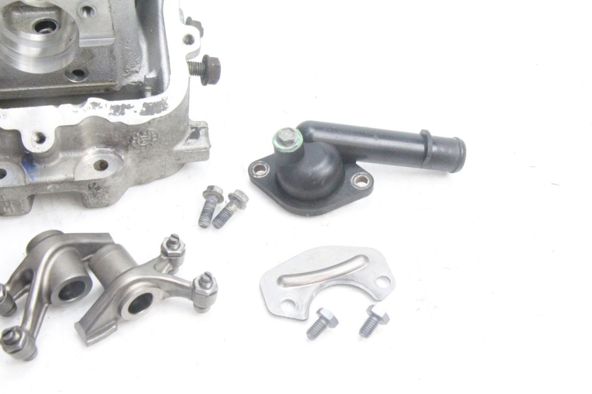 photo de CULASSE PEUGEOT SATELIS 125 (2006 - 2009) - Zoom composants