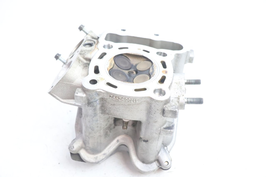 photo de CULASSE PEUGEOT SATELIS 125 (2006 - 2009) - Points de fixation