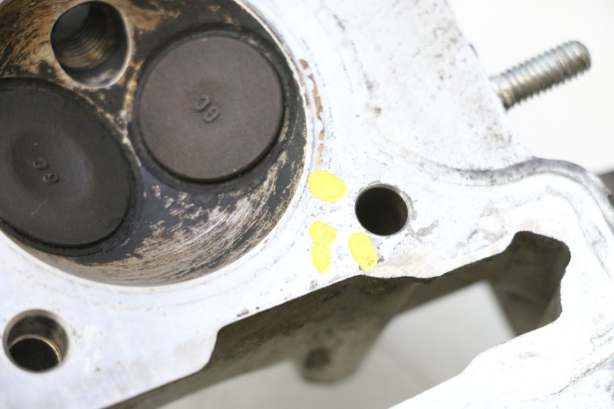 photo de CULASSE HONDA SCV LEAD 100 (2003 - 2007) - Aperçu profil