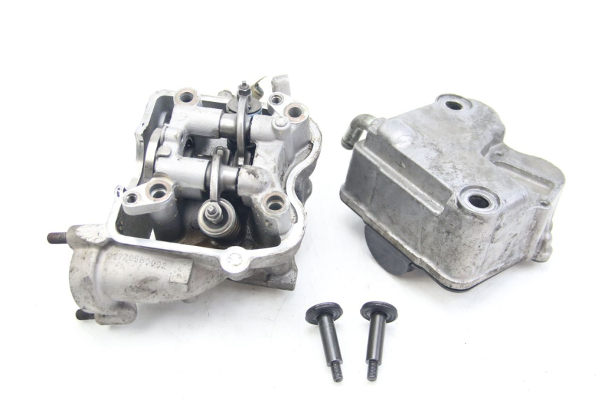 photo de CULASSE SUZUKI SIXTEEN 125 (2008 - 2010) - Vue principale