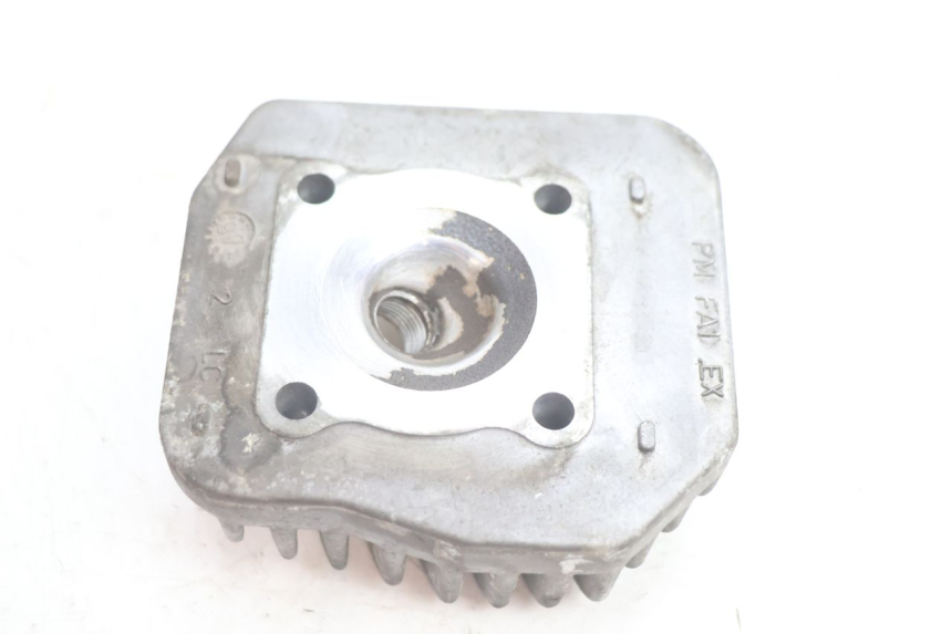 photo de CULASSE PEUGEOT TREKKER 50 (1995 - 2004) - Gros plan technique