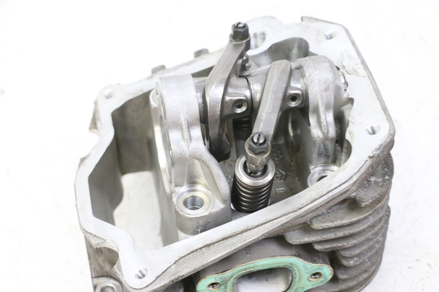 photo de CULASSE PIAGGIO VESPA LX 150 (2005 - 2013) - Autre angle de vue