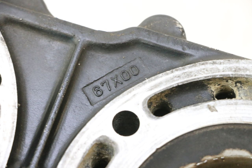 photo de CULASSE YAMAHA WAVE RUNNER GP R 1200 (2000 - 2003) - Points de fixation