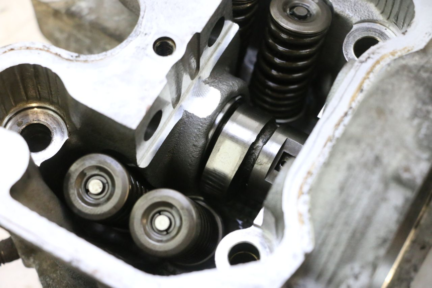 photo de CULASSE YAMAHA XMAX X-MAX 125 (2006 - 2009) - Inspection visuelle