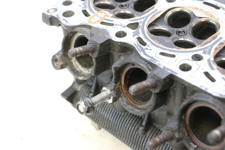 photo de CULASSE YAMAHA XJ6 ABS 600 (2008 - 2016) - Gros plan technique