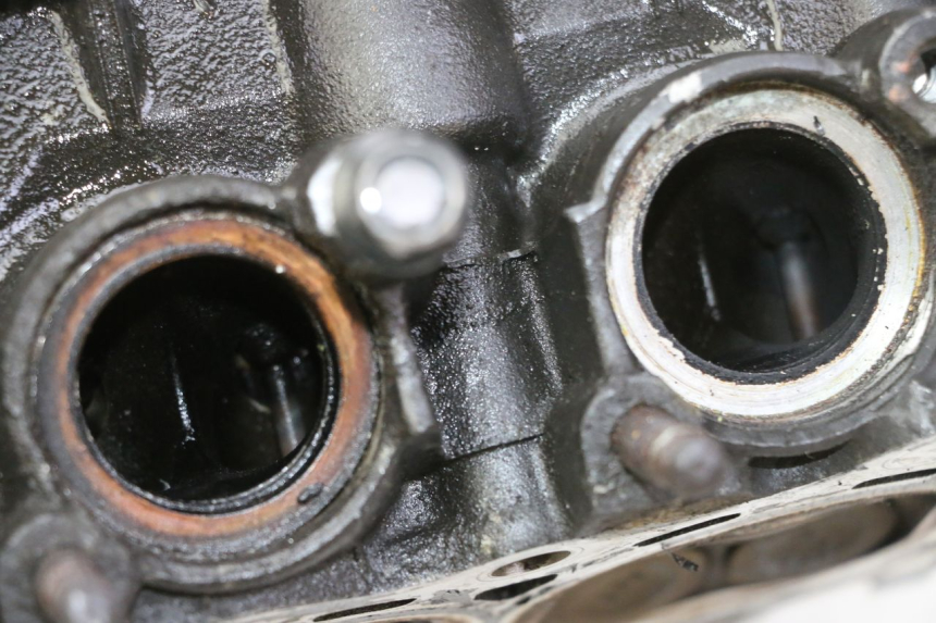 photo de CULASSE YAMAHA XJ6 600 (2008 - 2016) - Inspection visuelle