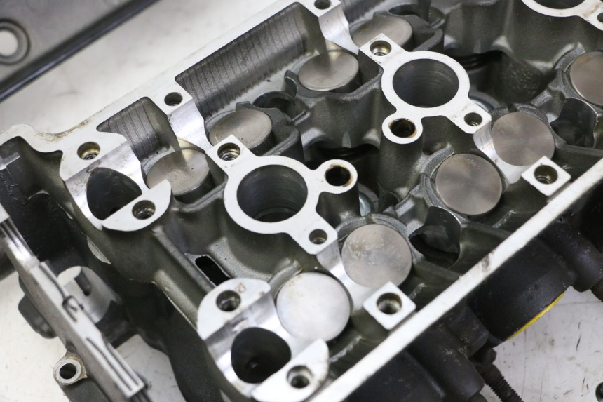 photo de CULASSE YAMAHA XJ6 600 (2008 - 2016) - Vue d’ensemble