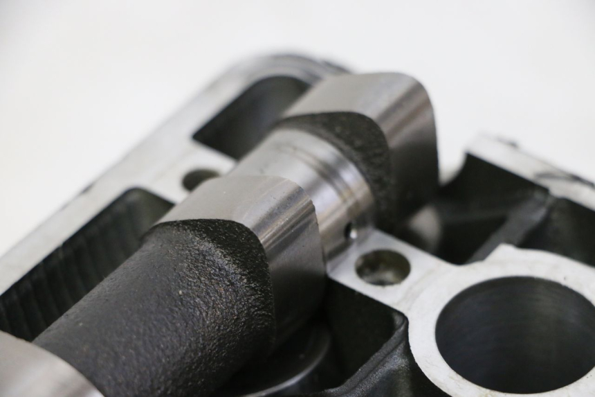 photo de CULASSE YAMAHA XJ6 600 (2008 - 2016) - Points de fixation