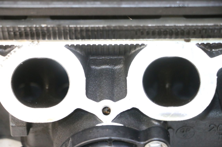 photo de CULASSE YAMAHA XJ6 600 (2008 - 2016) - État de surface