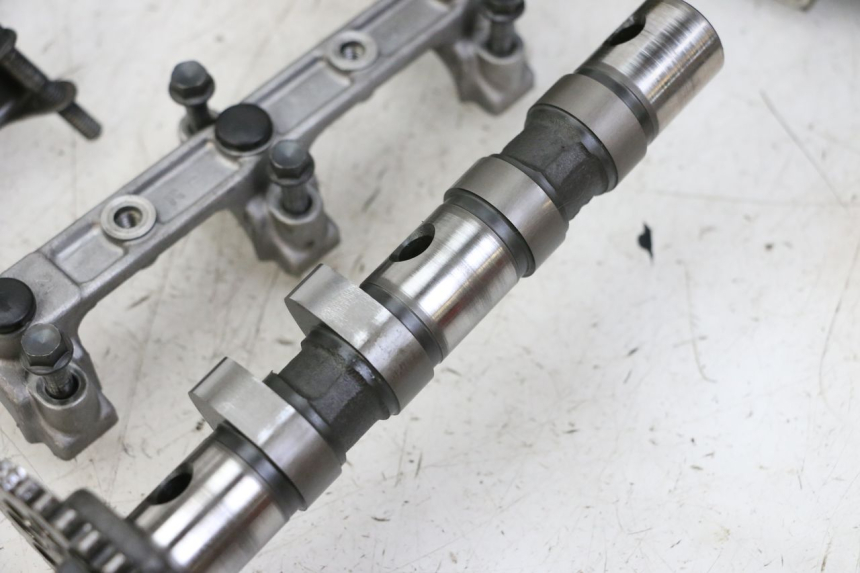 photo de CULASSE YAMAHA FZS FAZER 600 (2001 - 2003) - Autre angle de vue