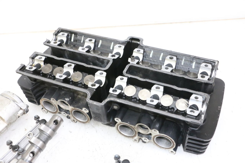 photo de CULASSE YAMAHA FZS FAZER 600 (2001 - 2003) - Vue d’ensemble