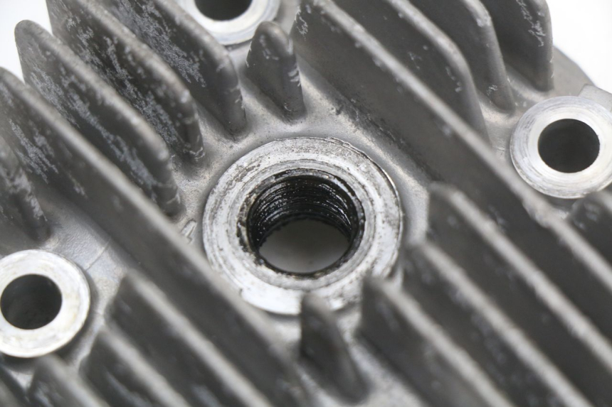 photo de CULASSE YAMAHA YE ZEST 50 (1992 - 1998) - Points de fixation