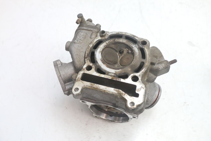photo de CULASSE YAMAHA YP MAJESTY 125 (1998 - 2001) - Autre angle de vue
