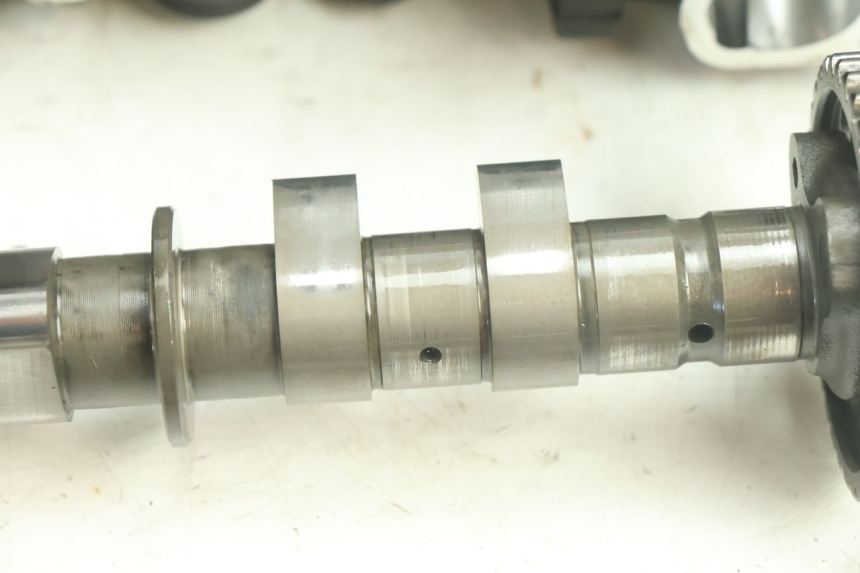 photo de CULASSE YAMAHA YZF R6 600 (2008 - 2009) - Points de fixation