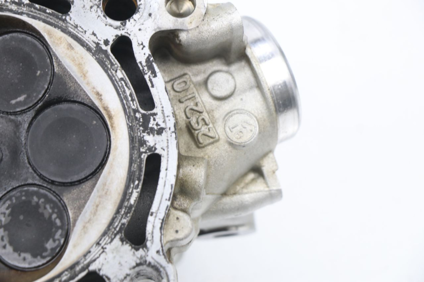 photo de CULASSE YAMAHA YZF YZ-F 450 (2006 - 2009) - Autre angle de vue