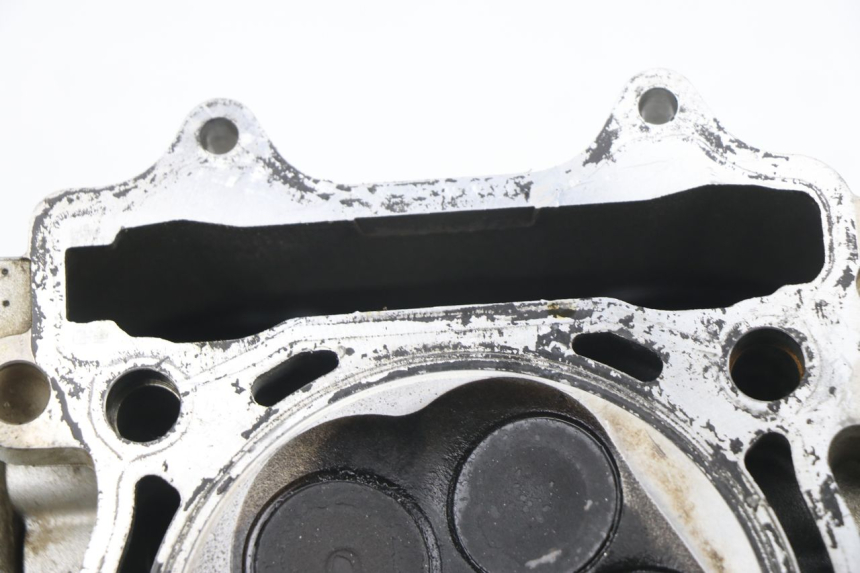 photo de CULASSE YAMAHA YZF YZ-F 450 (2006 - 2009) - Gros plan technique