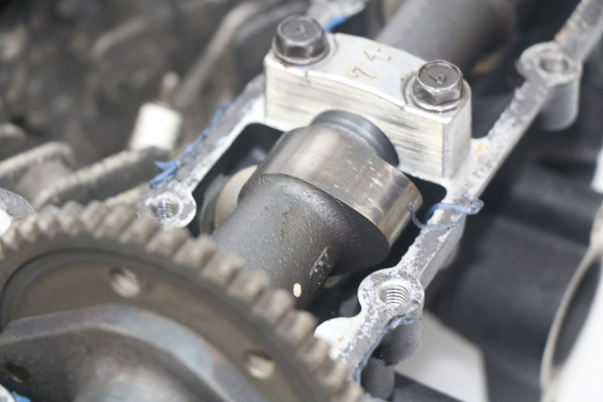 photo de CULASSE KAWASAKI ZR7 ZR-7 S 750 (1999 - 2004) - Autre angle de vue