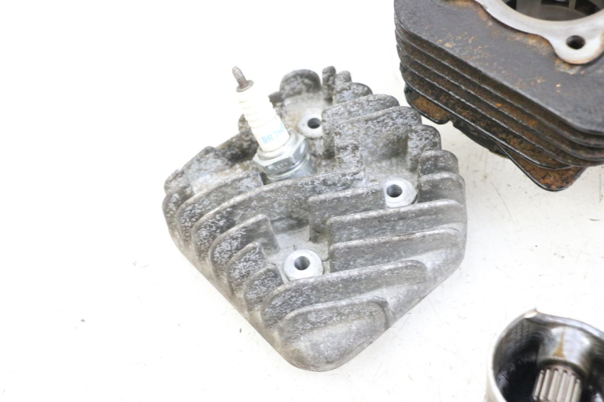 photo de CYLINDRE PEUGEOT BUXY 50 (1993 - 1998) - Vue rapprochée