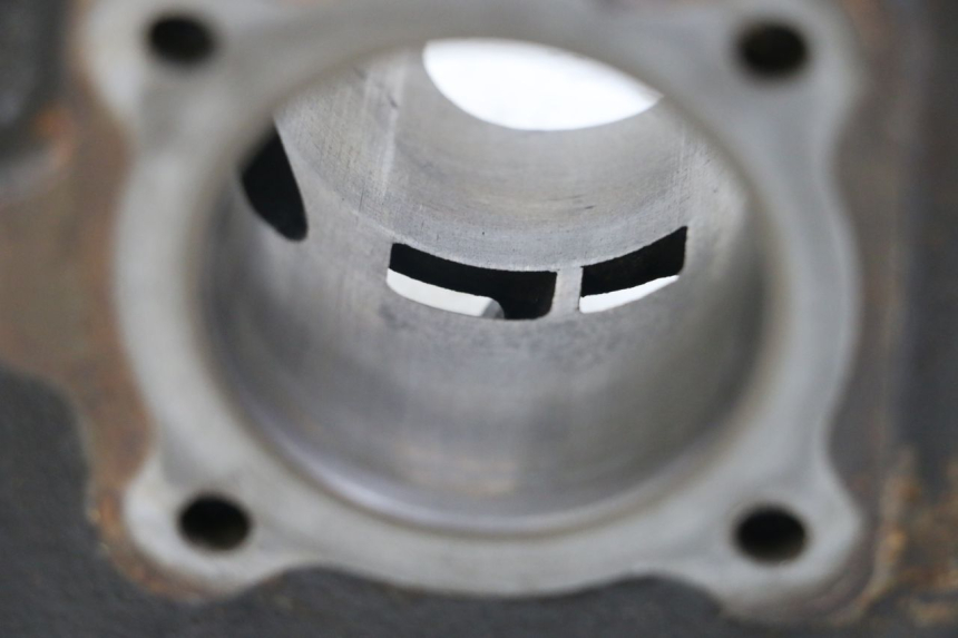 photo de CYLINDRE PEUGEOT BUXY 50 (1993 - 1998) - Points de fixation