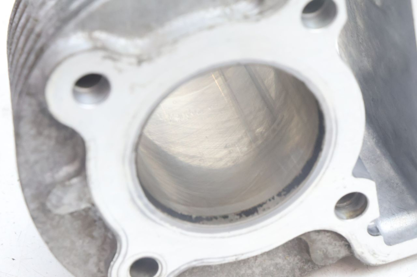 photo de CYLINDRE YAMAHA BW'S BWS 125 (2010 - 2013) - Autre angle de vue