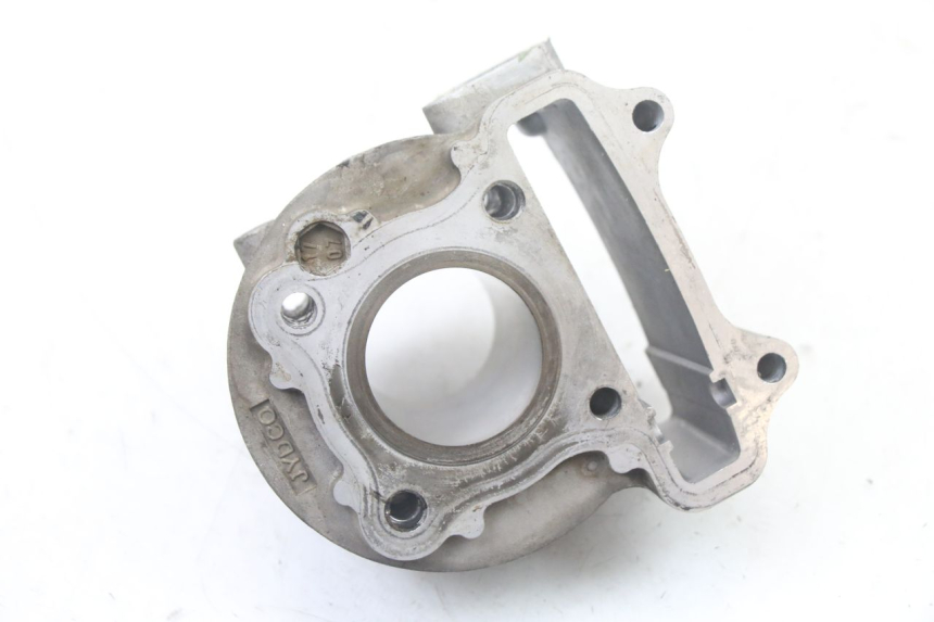 photo de CYLINDRE PEUGEOT KISBEE 4T 50 (2018 - 2022) - Autre angle de vue