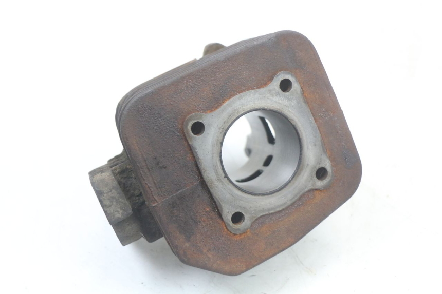 photo de CYLINDRE PEUGEOT LUDIX 50 (2005 - 2007) - Autre angle de vue