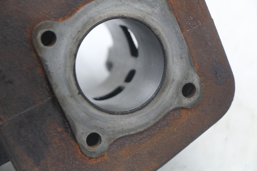 photo de CYLINDRE PEUGEOT LUDIX 50 (2005 - 2007) - Vue d’ensemble