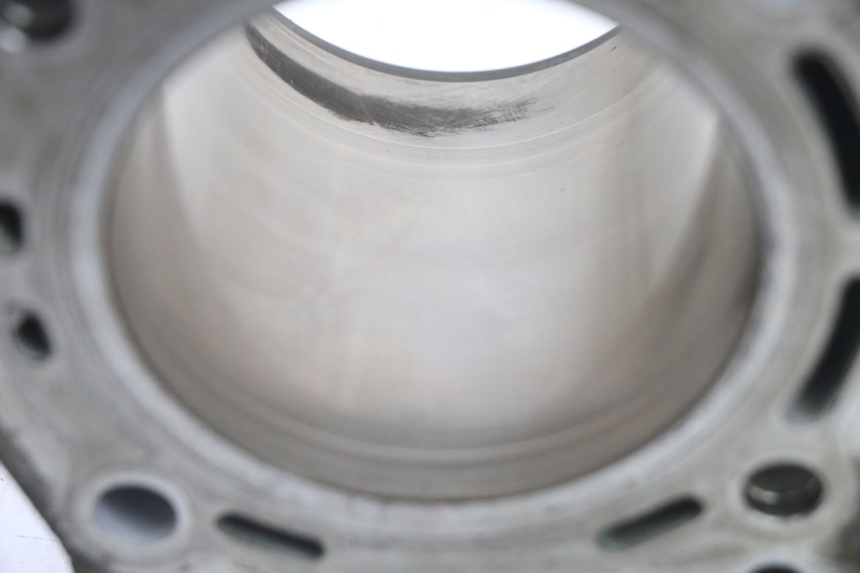 photo de CYLINDRE PIAGGIO MP3 LT 400 (2007 - 2012) - État de surface