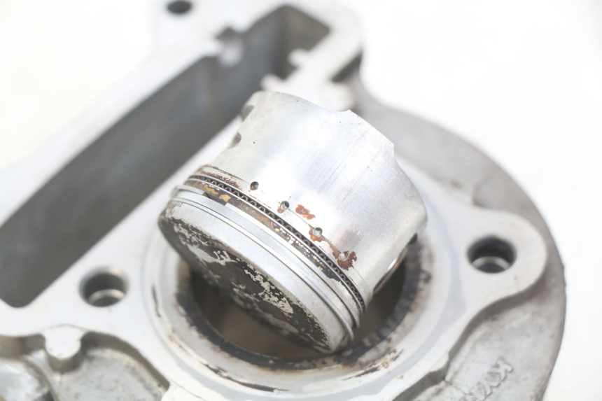 photo de CYLINDRE PISTON KYMCO AGILITY 16+ 4T 50 (2018 - 2023) - Zoom composants
