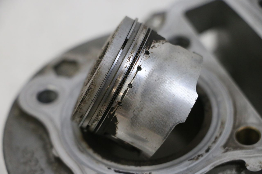 photo de CYLINDRE PISTON KYMCO AGILITY 16+ 4T 50 (2018 - 2023) - Vue rapprochée