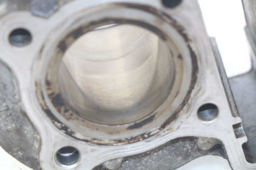 photo de CYLINDRE PISTON KYMCO AGILITY 4T 50 (2018 - 2022) - Gros plan technique